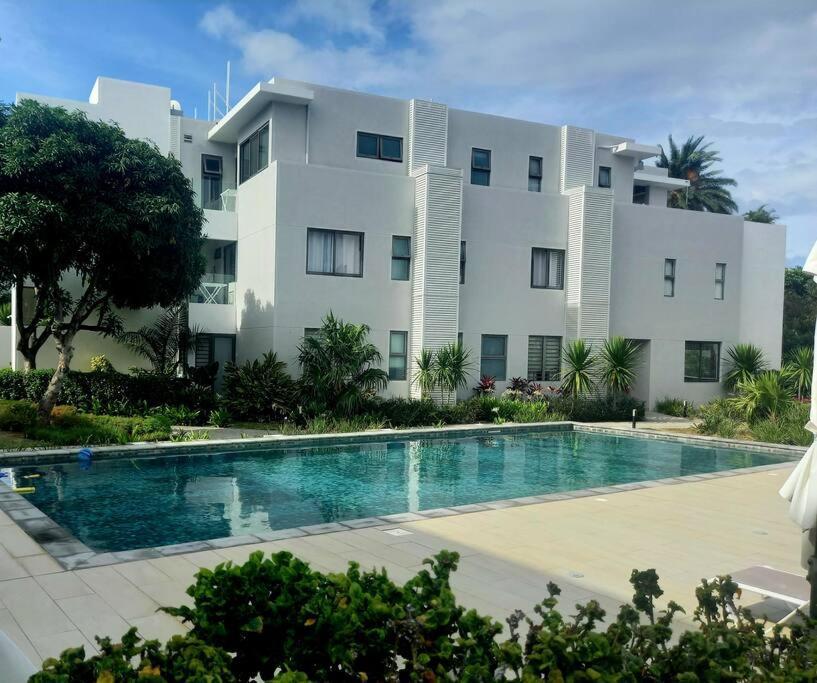 Beachfront Apartment Тамарин Екстериор снимка
